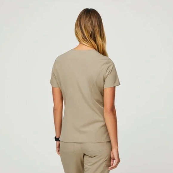 Figs Fionlite limited edition scrub top - Picture 3 of 5